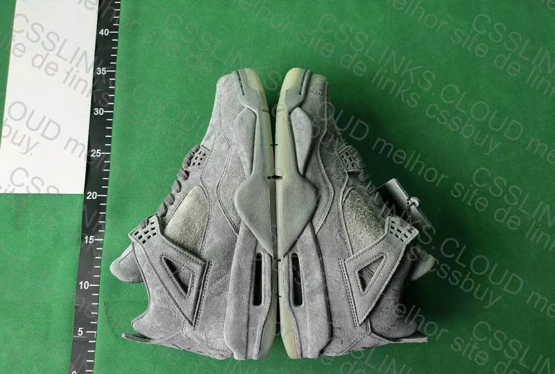 Jordan 4 Kaws 5