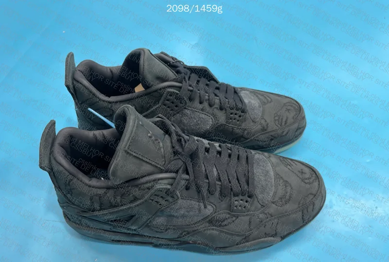 JORDAN 4 KAWS GX