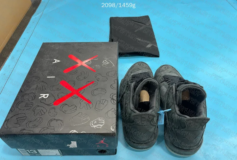 JORDAN 4 KAWS GX 6