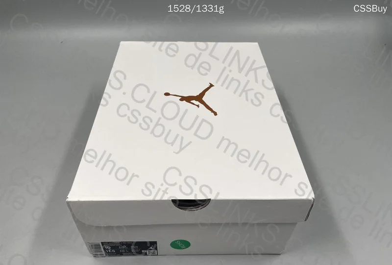 Jordan 4 Metallic Orange