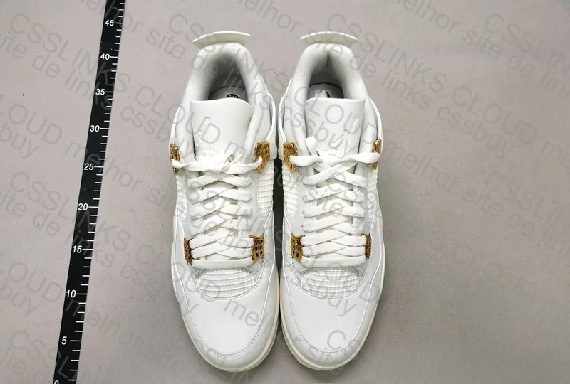 Jordan 4 Mettalic Gold 4