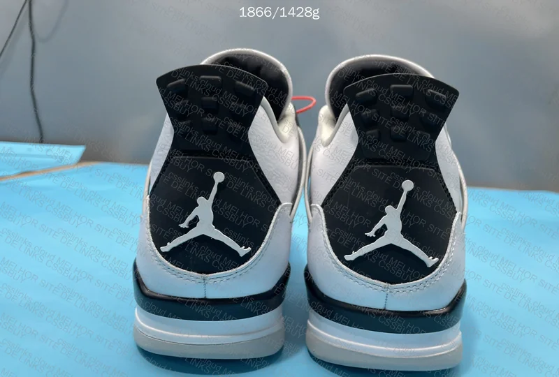 Jordan 4 Militare Black (LJR) 4