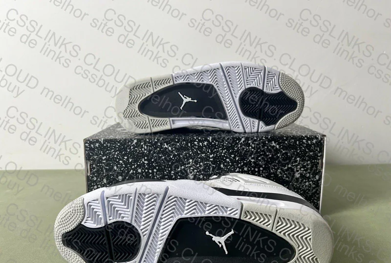 Jordan 4 Military Black 4