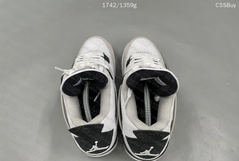 Jordan 4 Military Black - DT B Grade 9
