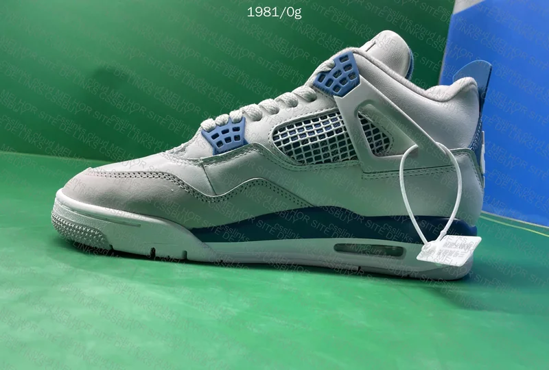 Jordan 4 Military Blue (OG) 4