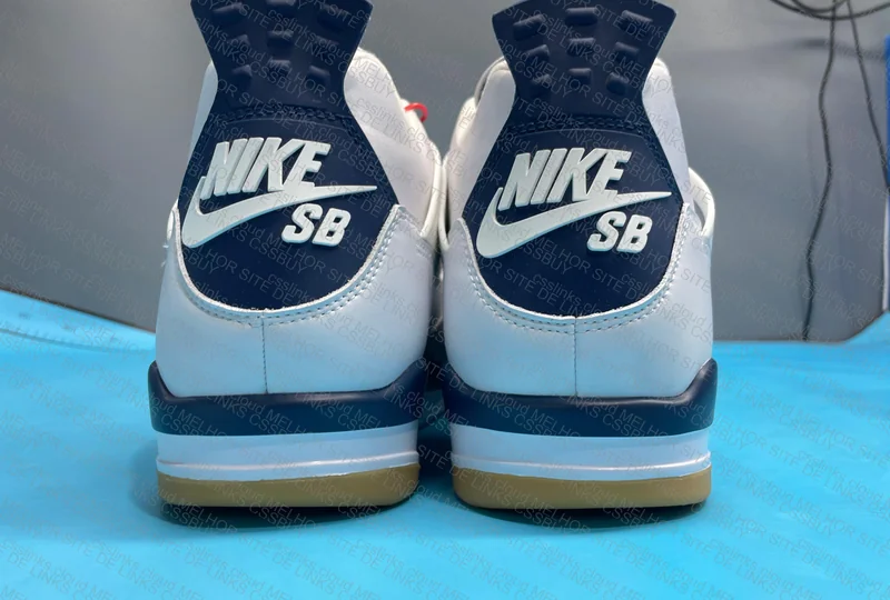 Jordan 4 Navy 2