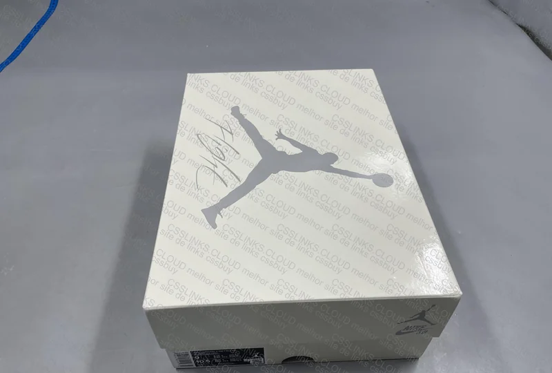 Jordan 4 Pine Green 4