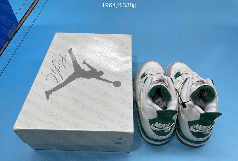 Jordan 4 PINE GREEN