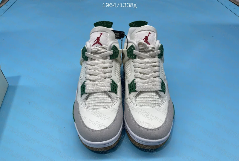 Jordan 4 PINE GREEN 4