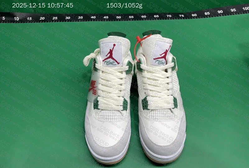 Jordan 4 Pine Green 4