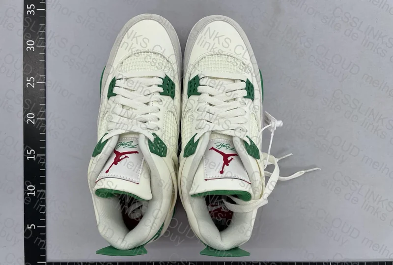Jordan 4 Pine green 4