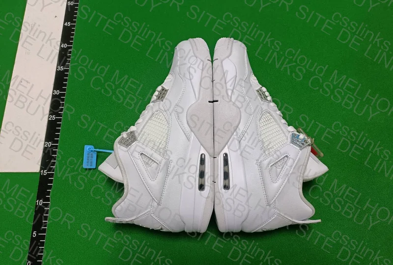 Jordan 4 'Pure Money' / 'Mettallic Silver' 3