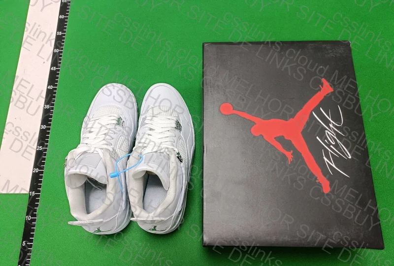 Jordan 4 'Pure Money' / 'Mettallic Silver' 6
