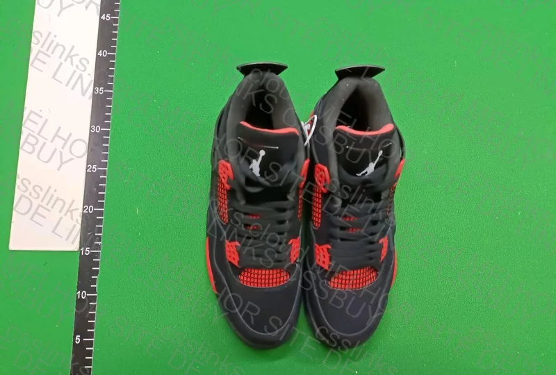 Jordan 4 Red thunder 4