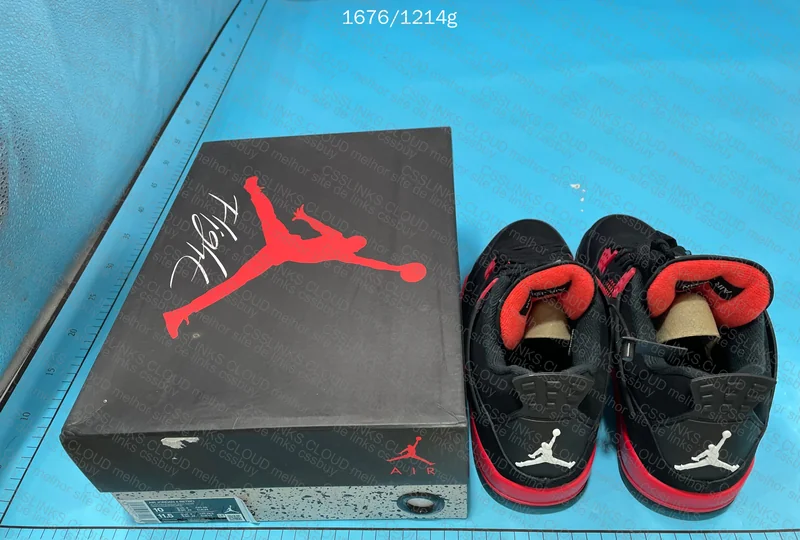Jordan 4 red thunder