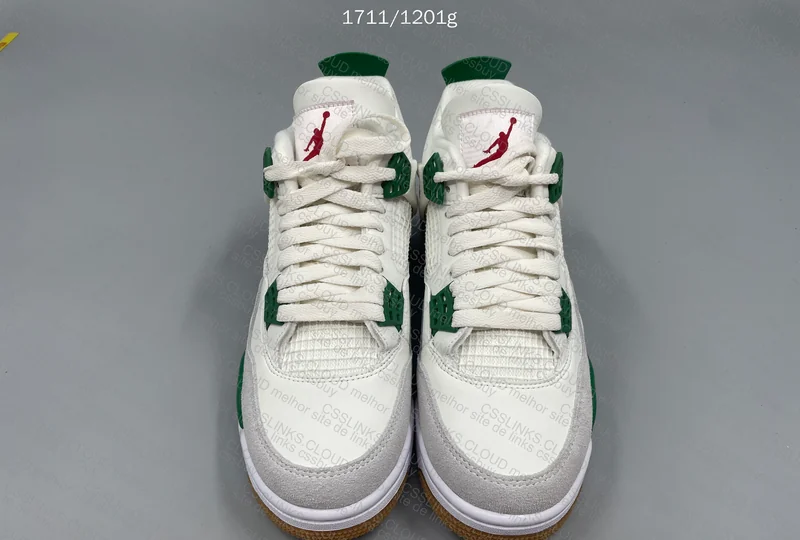 JORDAN 4 SB