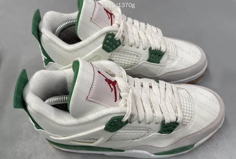 Jordan 4 SB