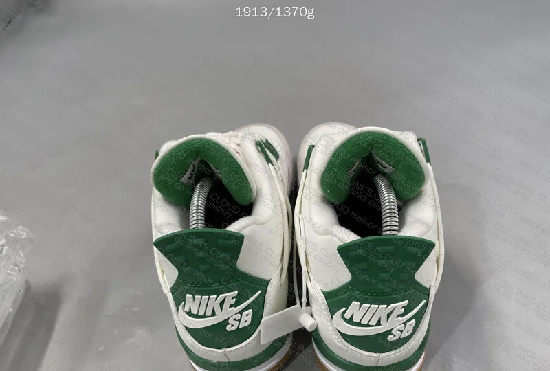 Jordan 4 SB 4