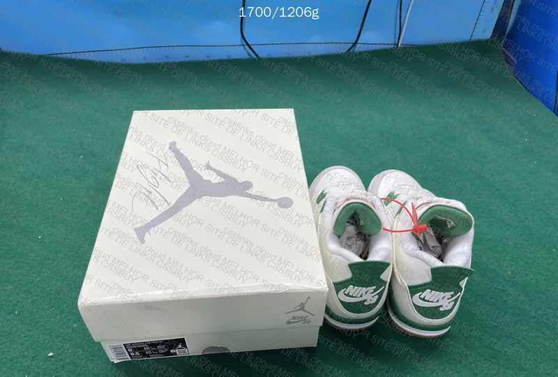 Jordan 4 SB 3