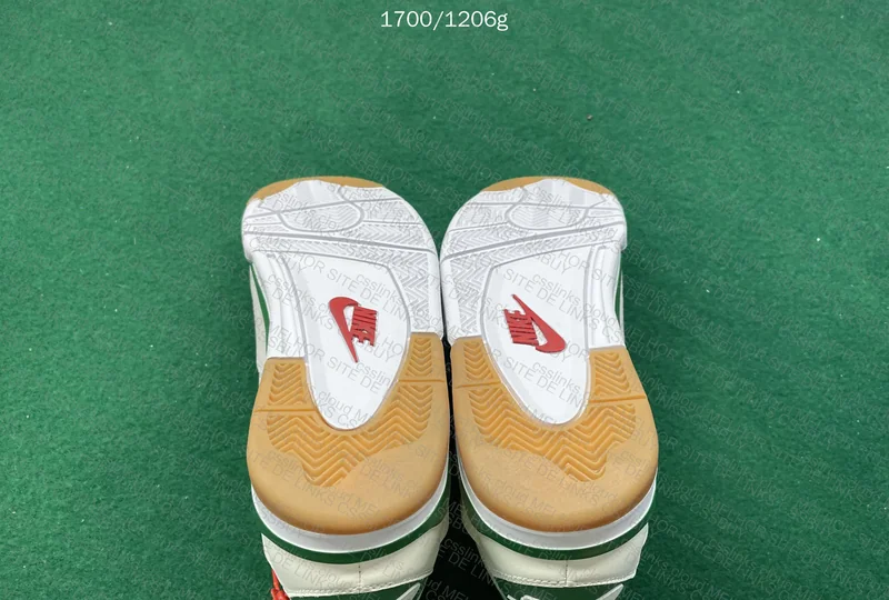 Jordan 4 SB 7