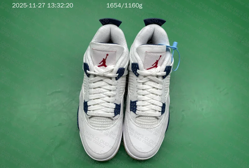 Jordan 4 SB Navy 3