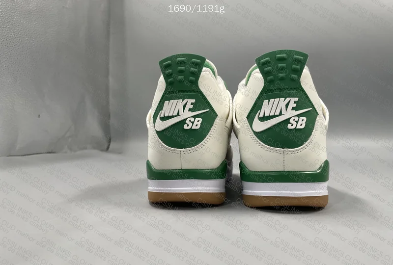 Jordan 4 SB Pine Green 4