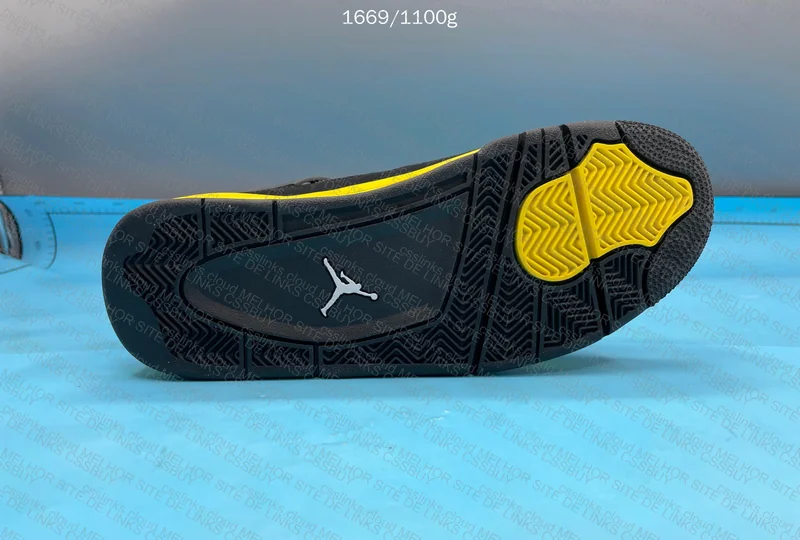 Jordan 4 (Thunder yellow) 2
