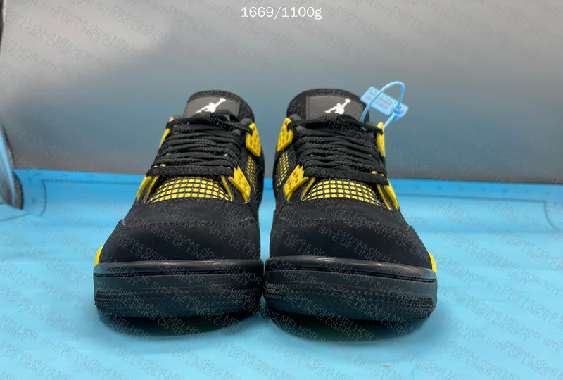 Jordan 4 (Thunder yellow) 7