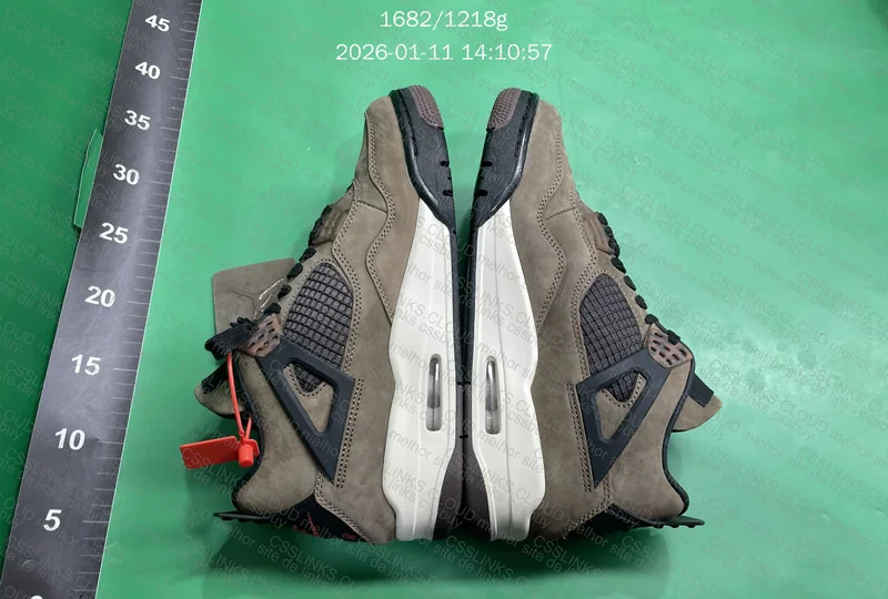 Jordan 4 - Travis Scott Olive 2