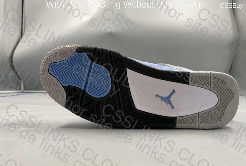 Jordan 4 UNC