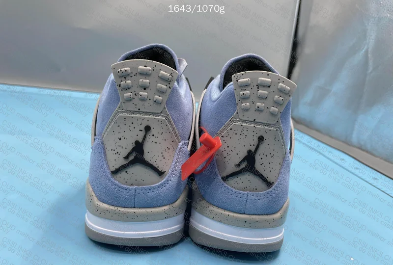 Jordan 4 UNC 3
