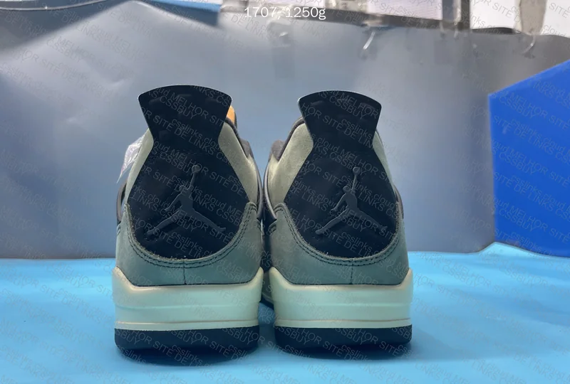 Jordan 4 Undefeated 5