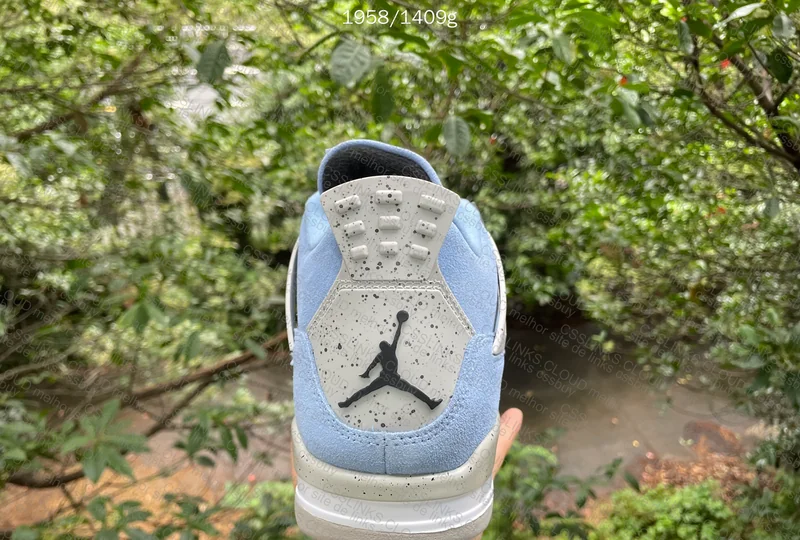 Jordan 4 Uni in Natural Light 2