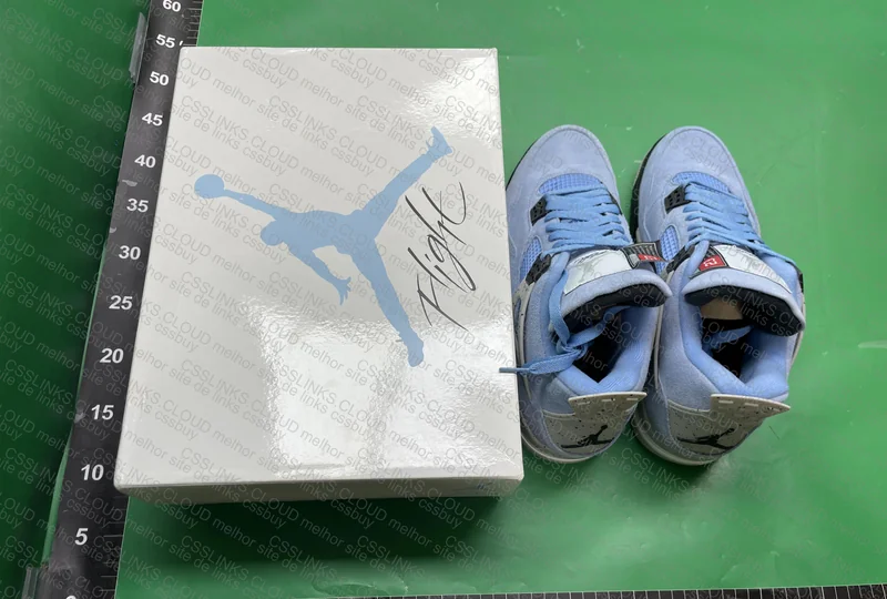 Jordan 4 University Blue GL? 3