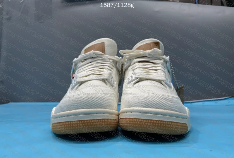 Jordan 4 x Levis White Denim 3