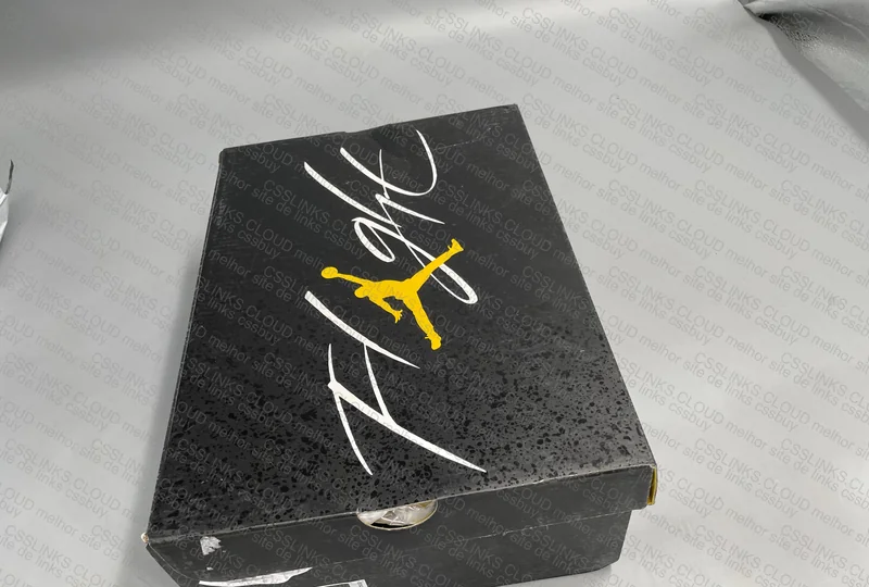 Jordan 4 Yellow Thunder 8