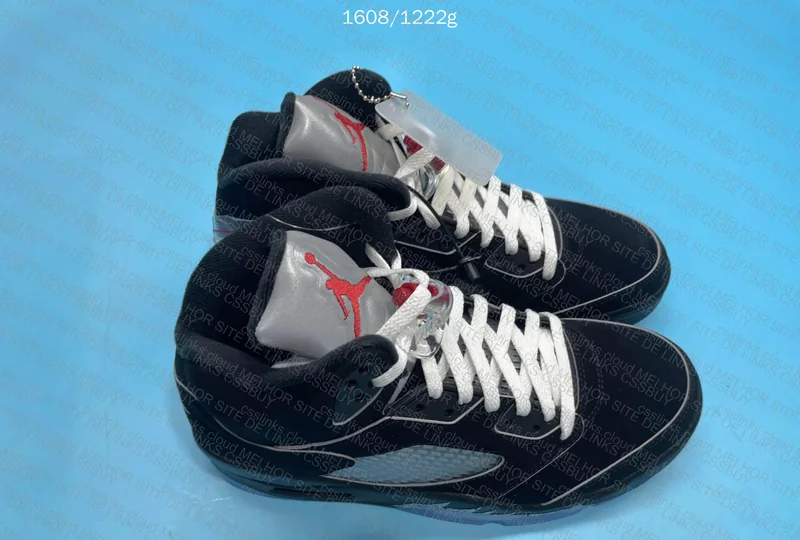 Jordan 5 Black Metallic Reimagined 4