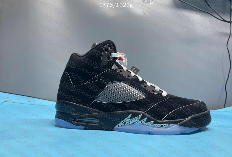 Jordan 5 Black Metallic Reimagined 4