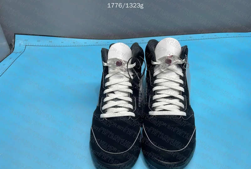 Jordan 5 Black Metallic Reimagined 7