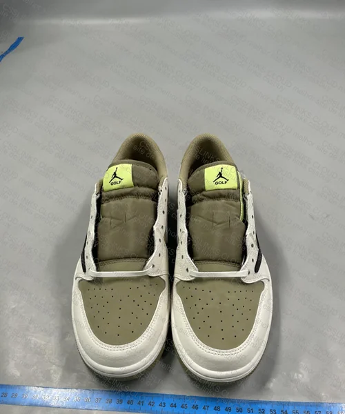 Jordan Low x travis scott golf 2