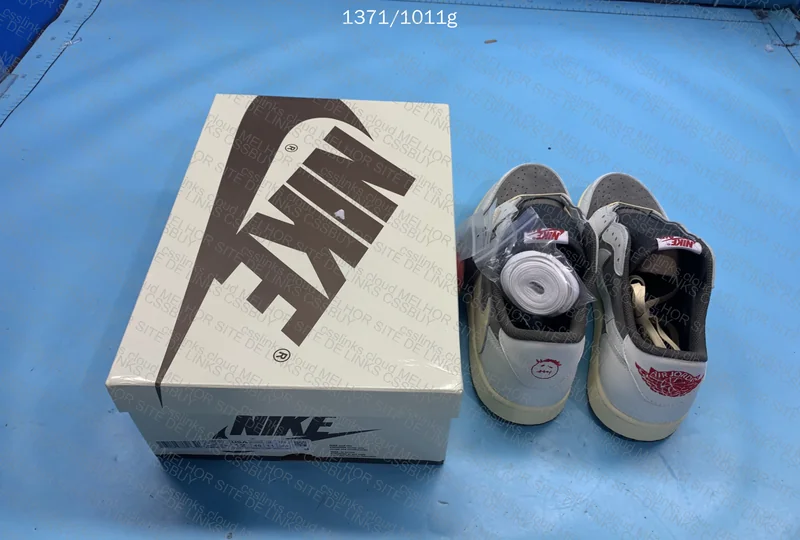 Jordan Reverse Mocha Travis 4