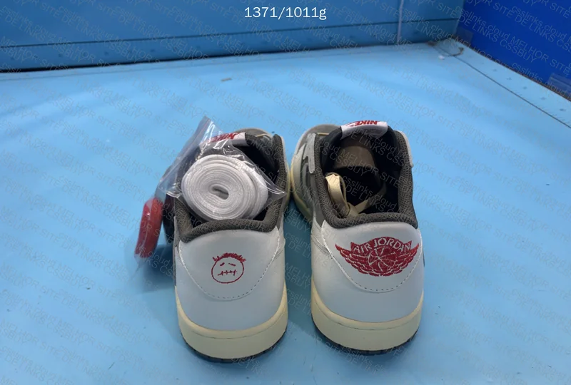 Jordan Reverse Mocha Travis 5