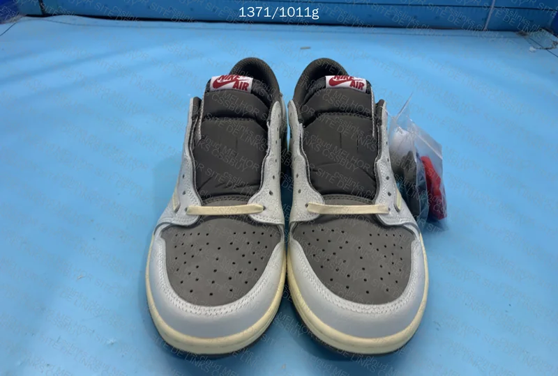 Jordan Reverse Mocha Travis 7