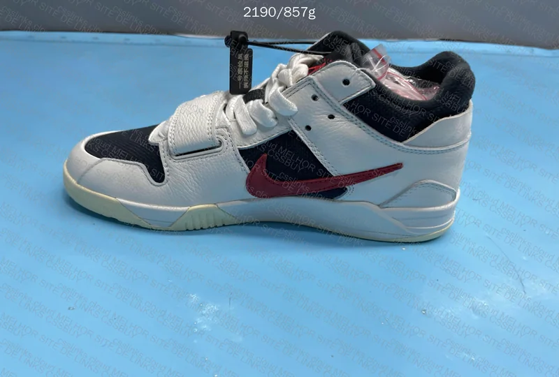 Jumpman Travis university red 4