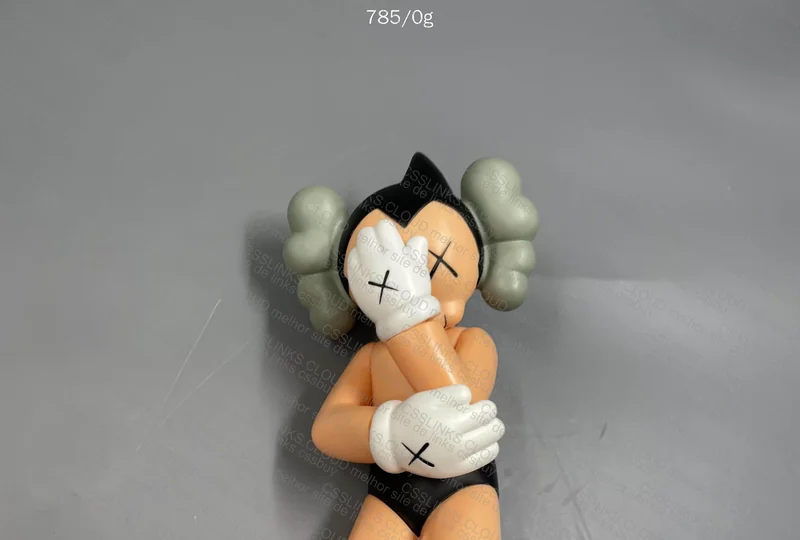 Kaws astro boy 37cm 3