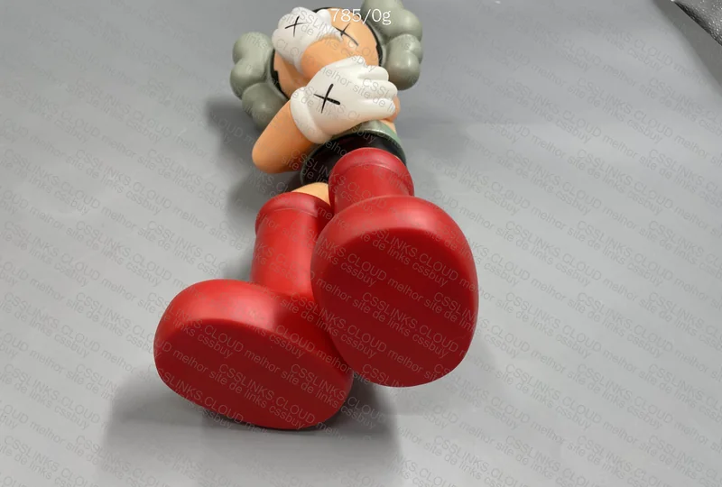 Kaws astro boy 37cm 4