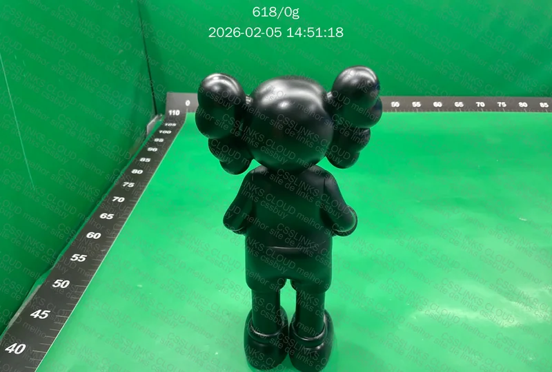 KAWS BLACK CASH 30CM 2