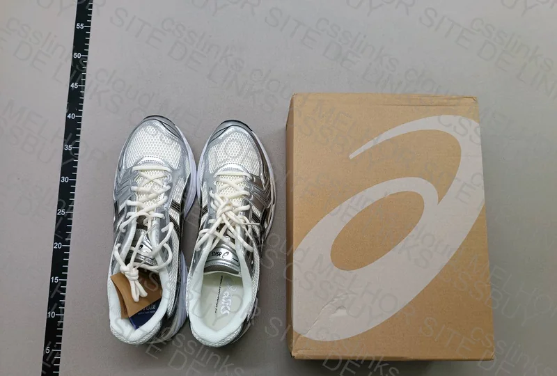 Kayano 14 Cream black 3