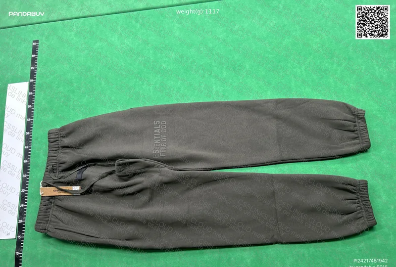 Essentials Sweatshirt Kit 3