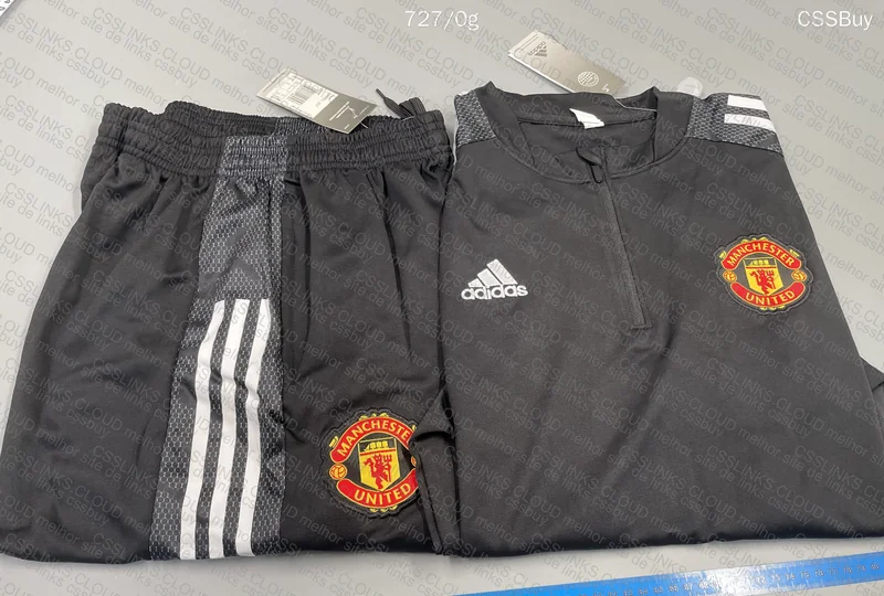 Manchester Utd. Adidas Training Kit
